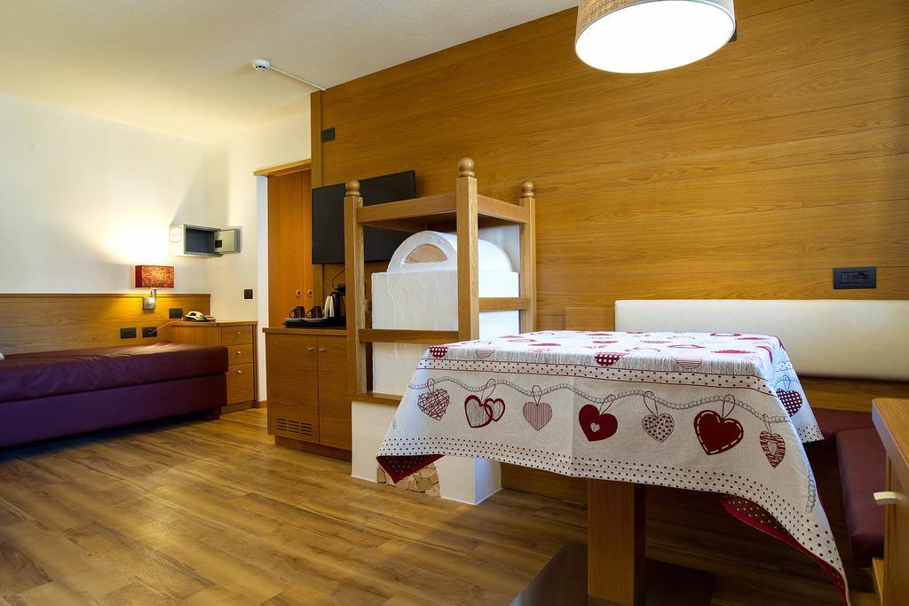 Hotel Cirelle Suite & Spa Canazei Exterior foto